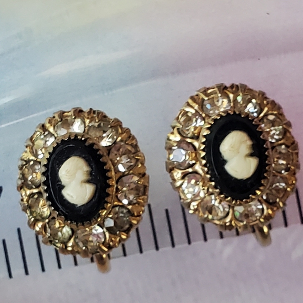 Vintage Cameo Rhinestone Earrings Ks